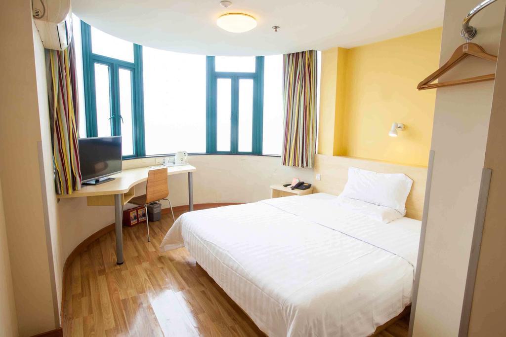7Days Inn Huaihua West Bus Terminal Chambre photo